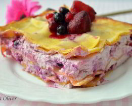 Лазанья с рикоттой и ягодным ассорти