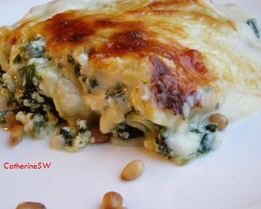 Лазанья со шпинатом, рикоттой и кедровыми орешками