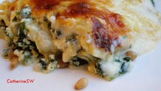 Лазанья со шпинатом, рикоттой и кедровыми орешками