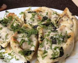 Фаршированные макароны ракушки под соусом бешамель