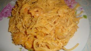 Макароны с креветками в сметанном соусе