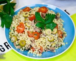 Макароны с тунцом и томатами