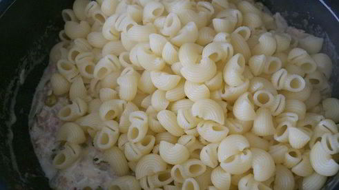 макароны с тунцовым соусом