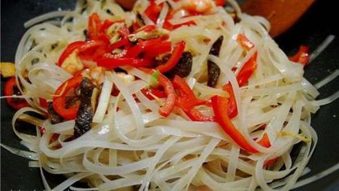 обжареная рисовая лапша