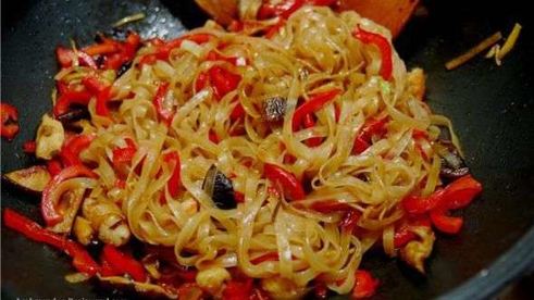 обжареная рисовая лапша