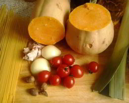 Паста капеллини с тыквой и помидорами черри