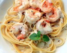 Паста с креветками в сливочно-чесночном соусе