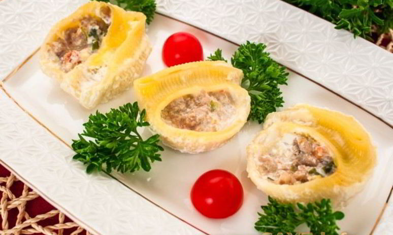 Рецепт ракушек, фаршированных цуккини, помидорами и фаршем