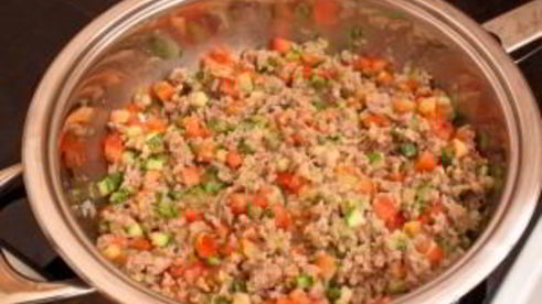 ракушки, фаршированные цуккини, помидорами и фаршем