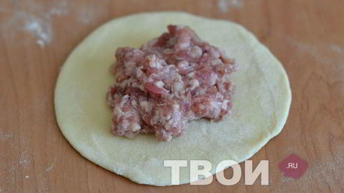 манты в мультиварке