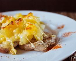 Мясо по-французски с ананасом