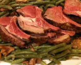 Баранина со стручковой фасолью и лисичками