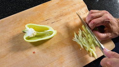 бефстроганов со свекольно-земляничным гарниром