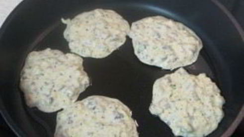 биточки с грибами и сыром