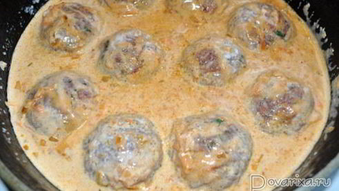 ежики запеченные в соусе со сливками