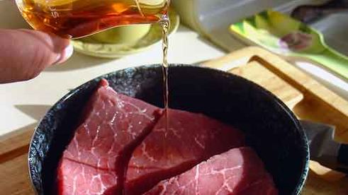 говядина под соусом рокфор