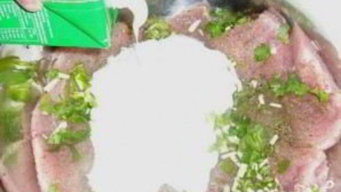 индейка в кефире на сковороде