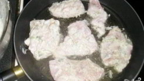 индейка в кефире на сковороде