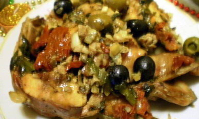 Рецепт кролика с маслинами, оливками и беконом