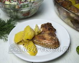Куриные крылышки с картошкой в духовке