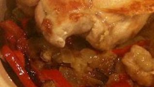 Курица с луком и болгарским перцем