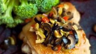 Курица с оливками