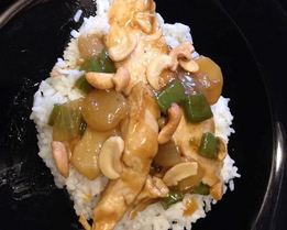 Курица стир-фрай с орехами кешью