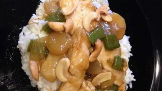 Курица стир-фрай с орехами кешью