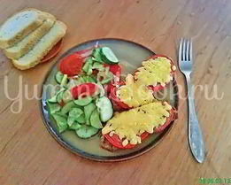 Свинина запеченая с помидорами и сыром