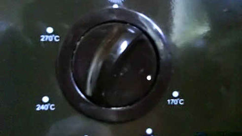 свинина запеченая с помидорами и сыром