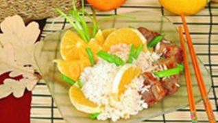 Свинина жареная с рисом и апельсинами