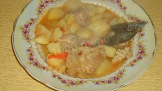 Тушеная свинина с картошкой морковкой луком и перцем