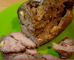Запеченная говядина с чесноком