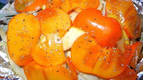запеченное мясо с айвой и хурмой