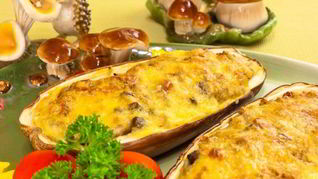 Баклажаны, фаршированные гречкой, грибами и беконом