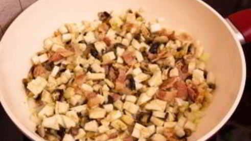 баклажаны, фаршированные гречкой, грибами и беконом