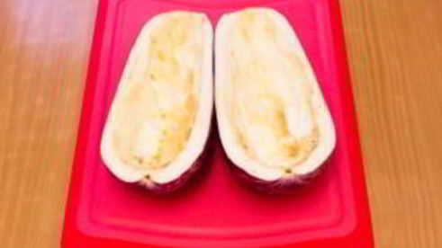 баклажаны, фаршированные гречкой, грибами и беконом