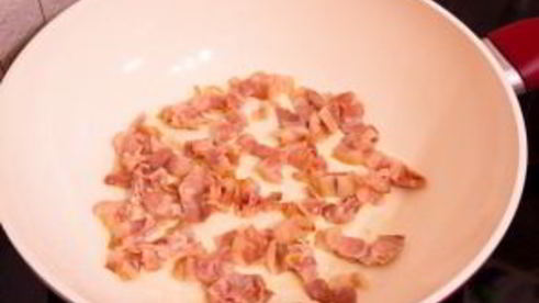 баклажаны, фаршированные гречкой, грибами и беконом