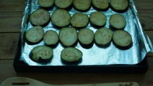 баклажаны, фаршированные курицей и грибами