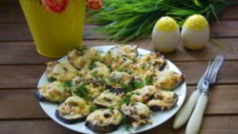 баклажаны, фаршированные курицей и грибами