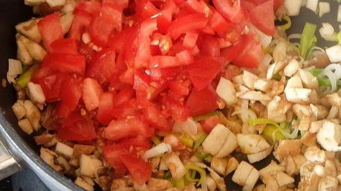 баклажаны, фаршированые кускусом с овощами