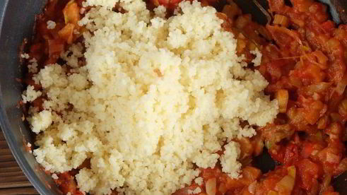 баклажаны, фаршированые кускусом с овощами