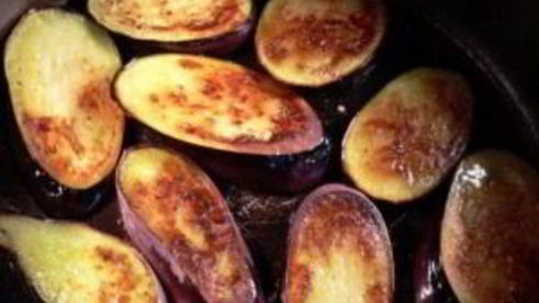 баклажаны на сковороде