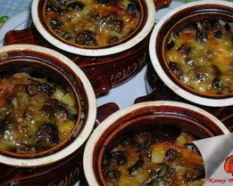 Баклажаны с курицей в горшочке
