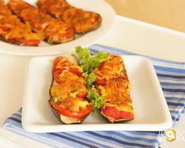 Баклажаны запеченные с помидорами и сыром