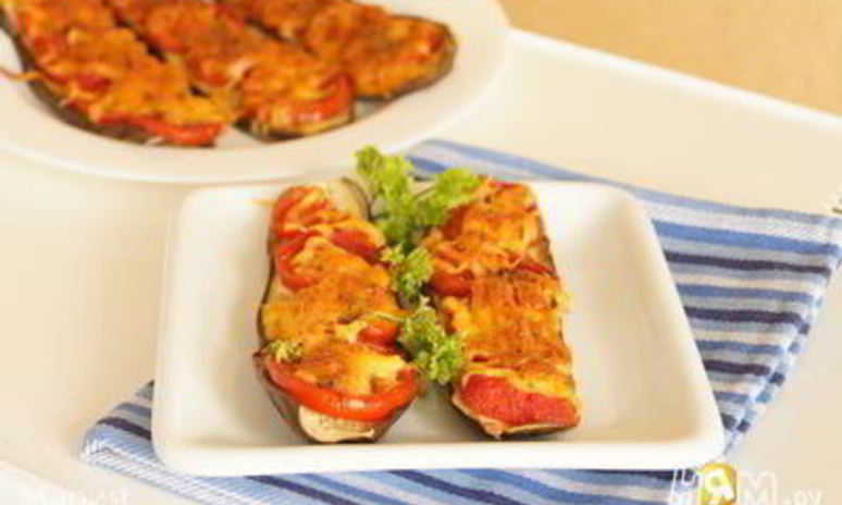 Рецепт баклажанов запеченных с помидорами и сыром