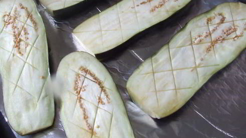 баклажаны запеченные с помидорами и сыром