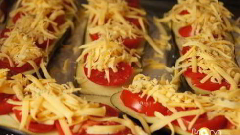 баклажаны запеченные с помидорами и сыром