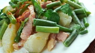 Фасоль с беконом