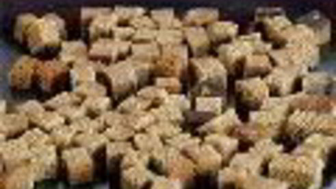 фасоль, соленая с чесноком и ржаным хлебом